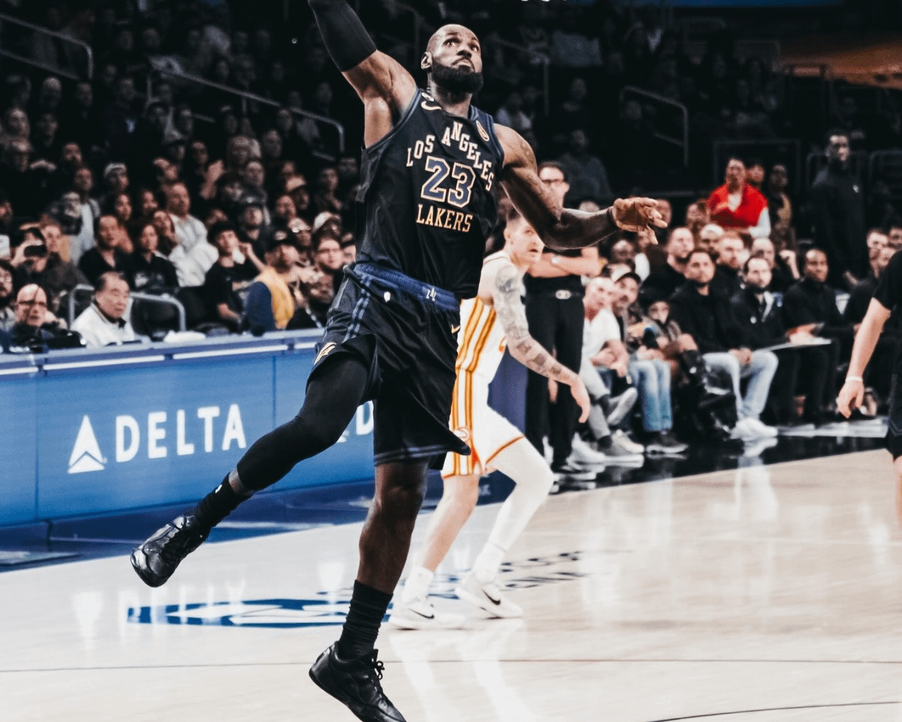 LeBron on IG: No matter if you LOVE or HATE me you will REMEMBER me 👑