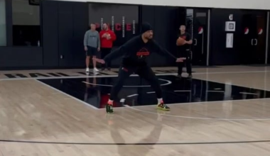 Dame out here shootin the corner 3 like a free throw