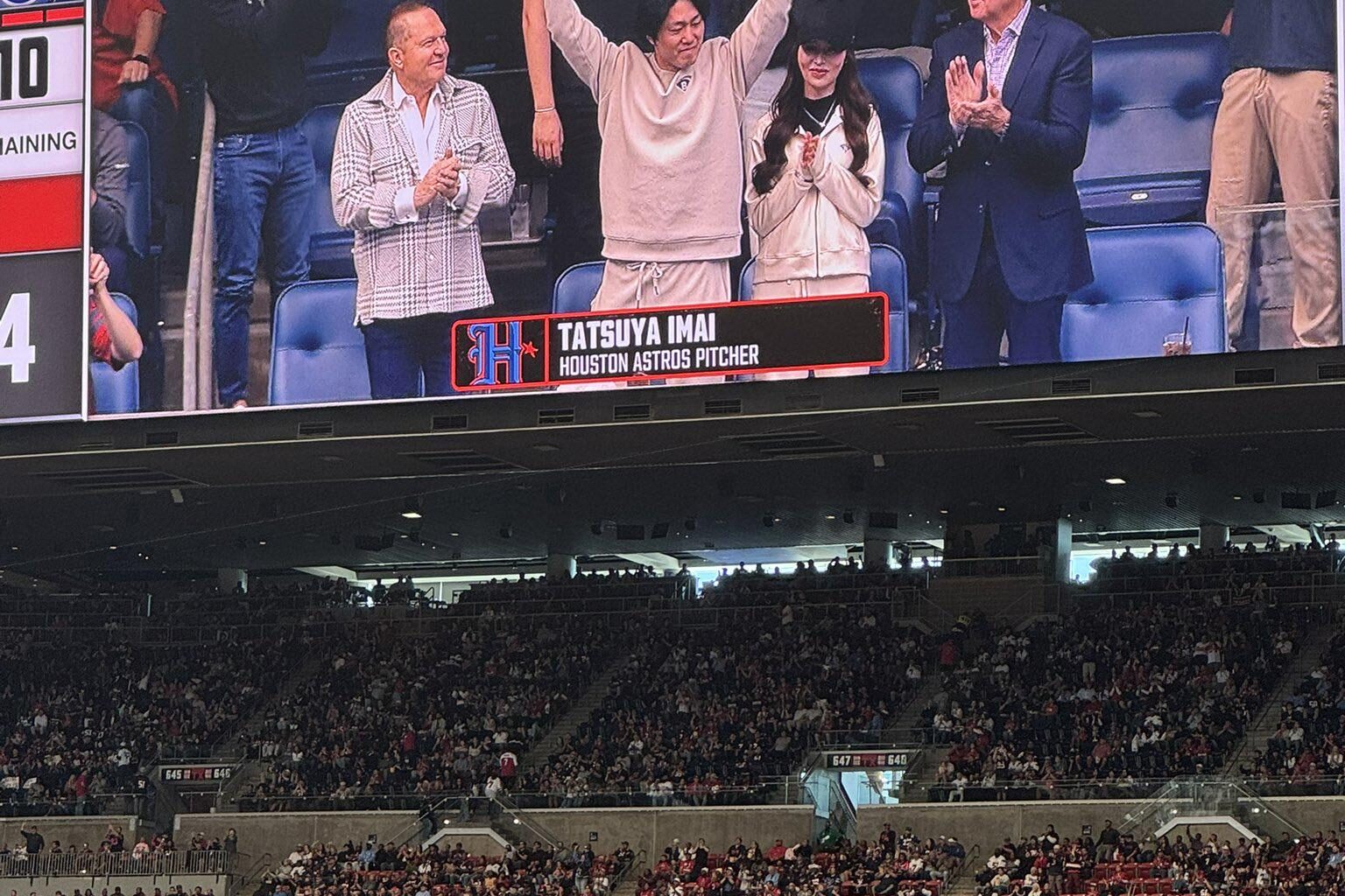 [Talkin' Baseball] Tatsuya Imai, the newest Houston Astro, is taking in some Texans football today as they’re hoping to win their division in the last week of the season