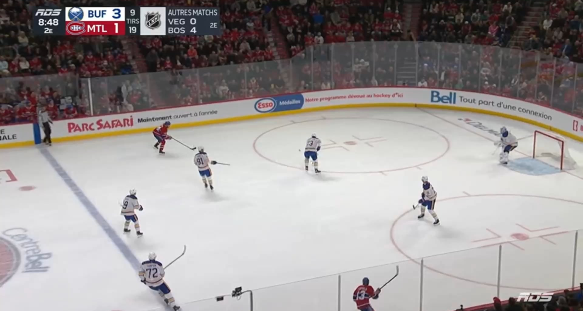 Nick Suzuki goes around the tendy and puts the Habs within one goal of tying the game