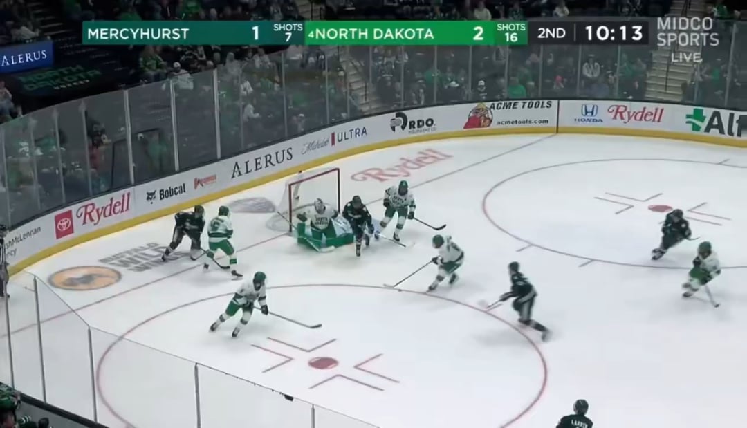 [LGRWProspects]Dylan James(2nd round’22 for North Dakota) 3 Goals +2 4/6 SOG 1BLK in a 6-1 win Hat trick 🎩🎩🎩 Goals: • nice pop out to the hash marks, quick release top shelf •Good net front tip •nice net front move on the PP realizes he’s all alone takes it to his forehand buries