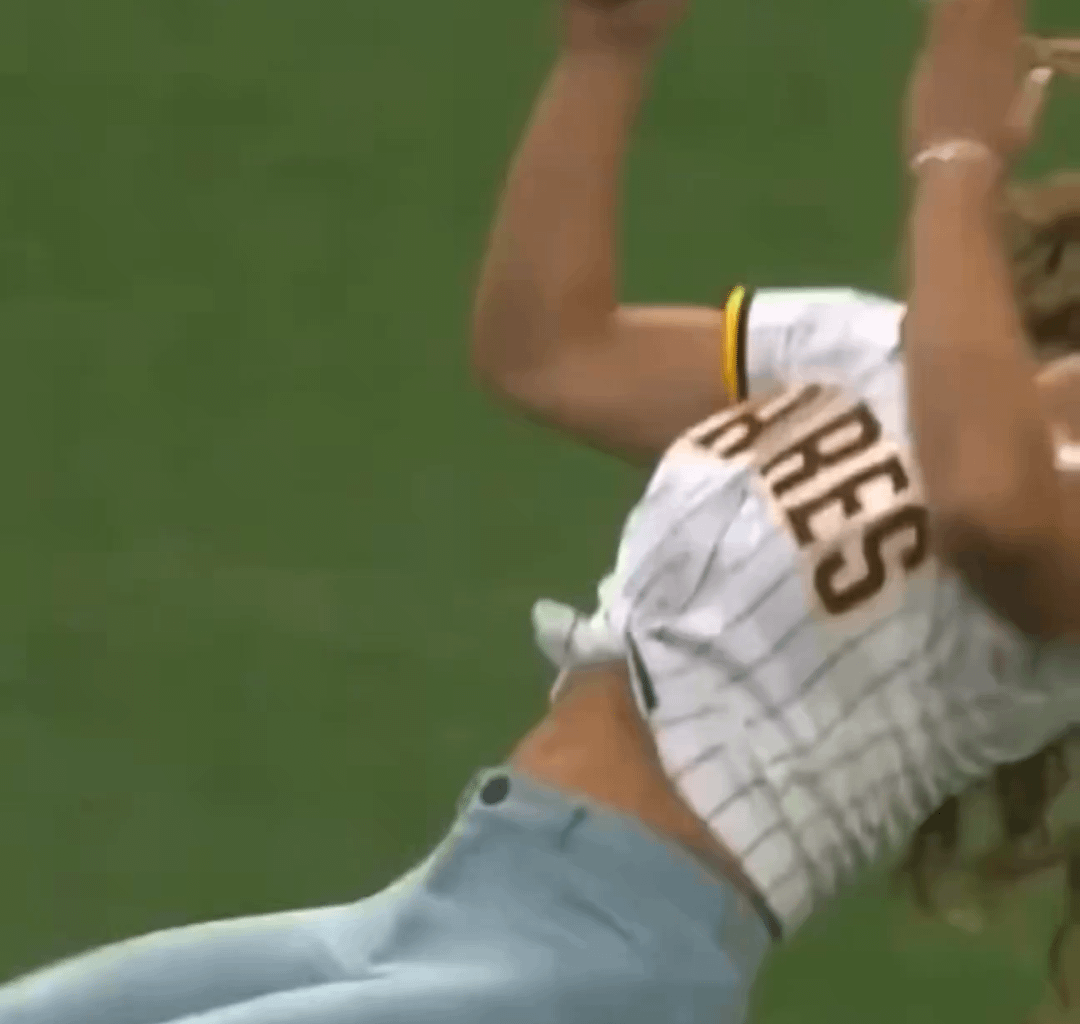 Absolutely insane athleticism on this first pitch