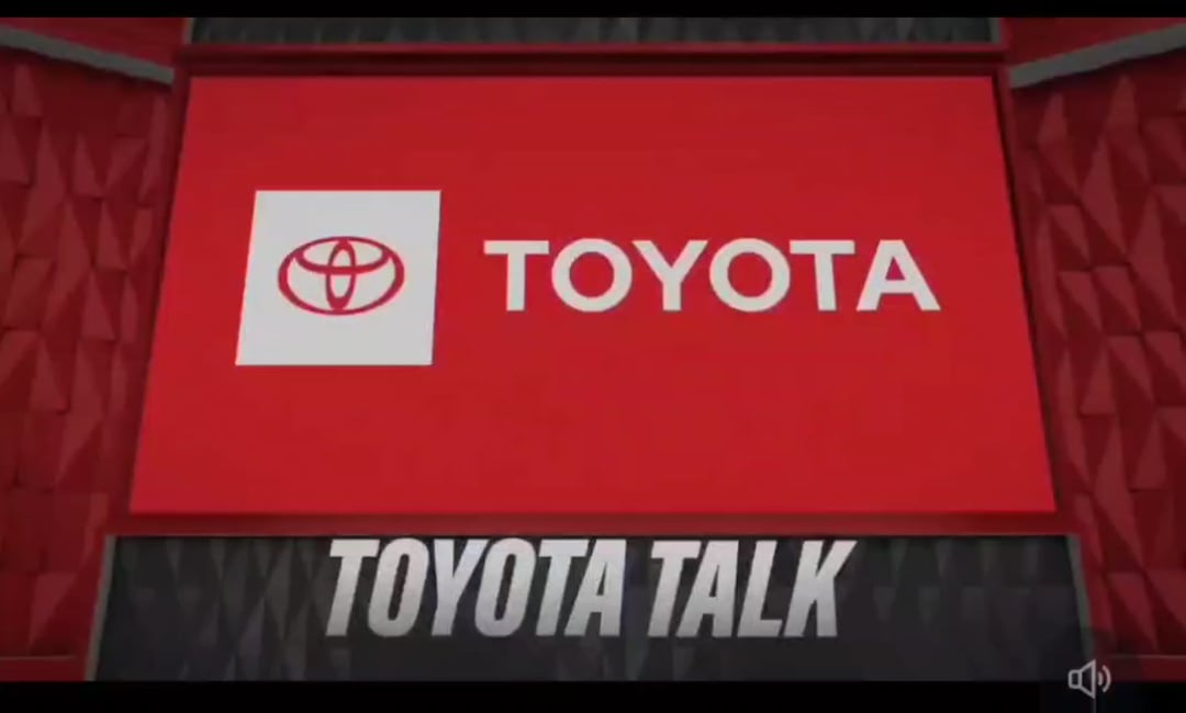 MPJ and Coach Jordi are courtside in NOLA supporting Nuggets! MPJ gives 💐 to Pickett, Strawther, Holmes, Tyson, Zeke, PWAT, etc.