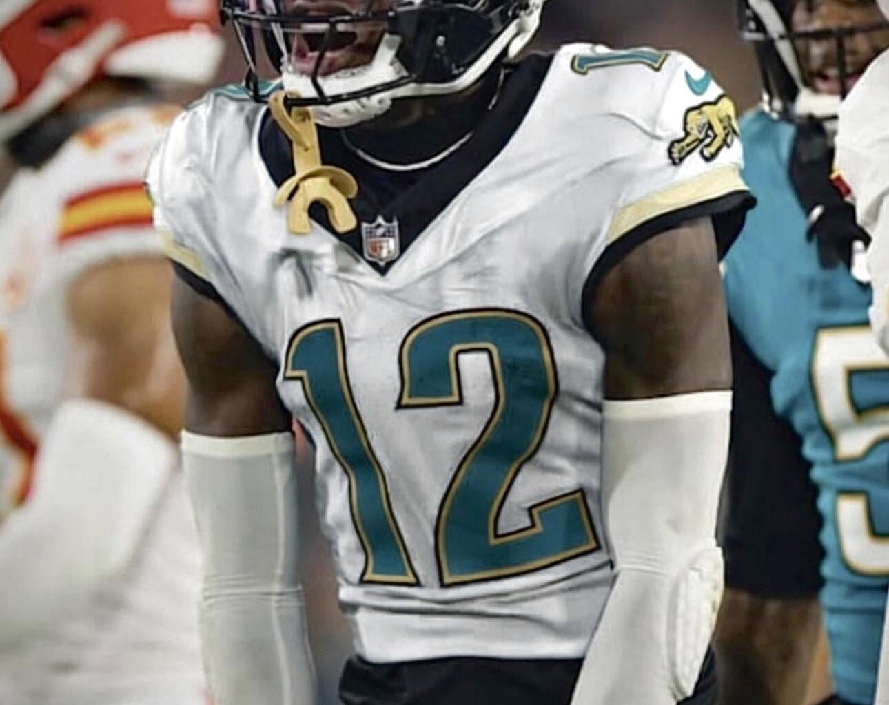 WE NEED THE WHITE PROWLERS WITH TEAL FONT🤩