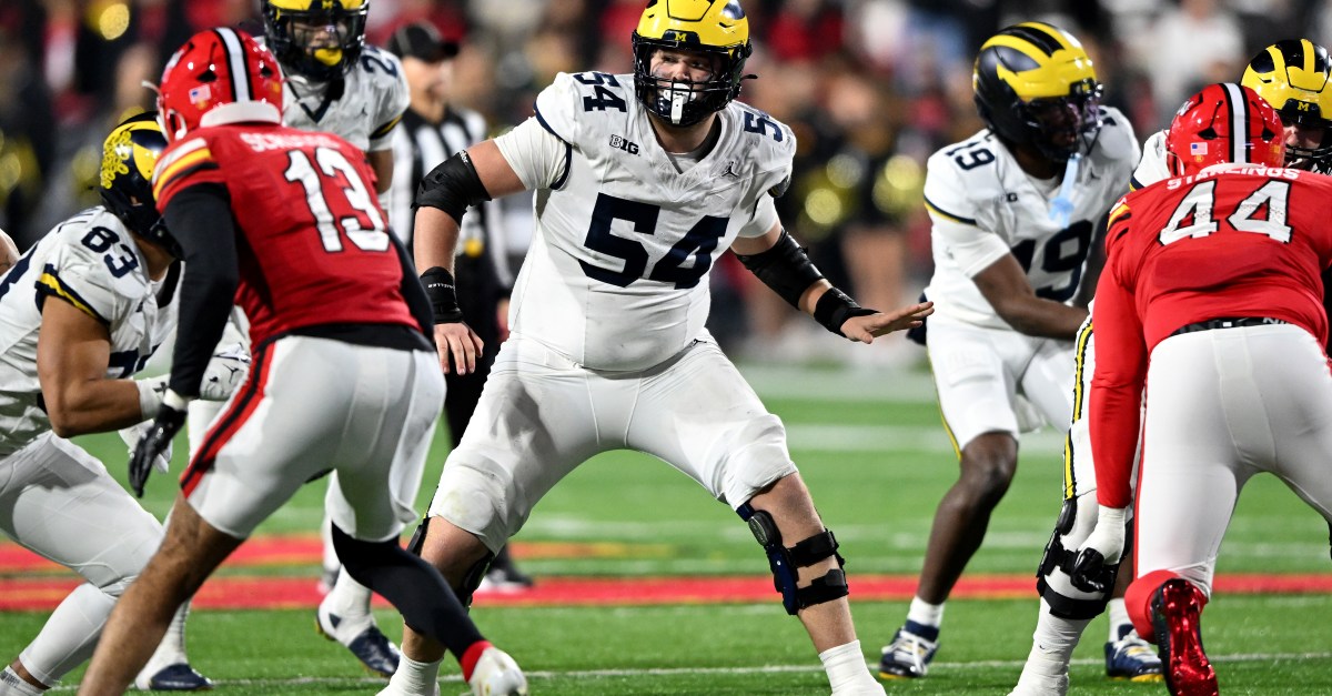 Starting Michigan Football OL Andrew Sprague enters transfer portal