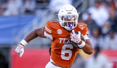Texas RB Christian Clark to enter the transfer portal