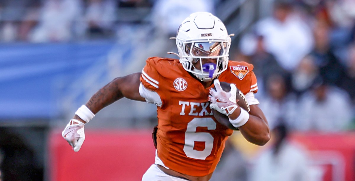 Texas RB Christian Clark to enter the transfer portal