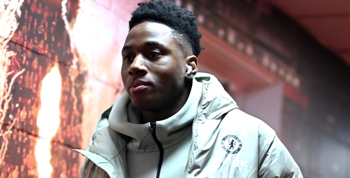 Chelsea assessing midfield loan options as Dário Essugo suffers injury setback