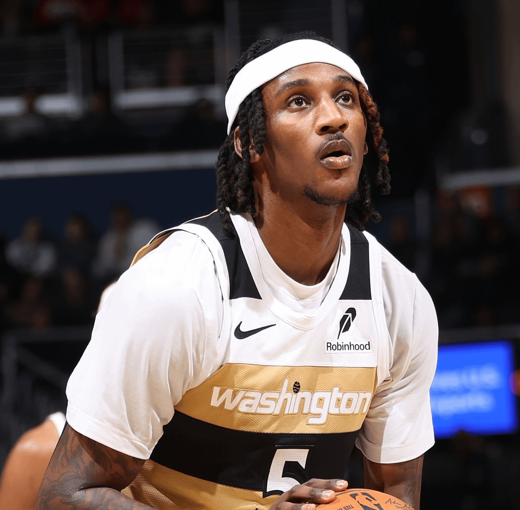 With Bilal out and Khris out, aint it time to give this guy some minutes? He hasn't played a single minute in 2026.