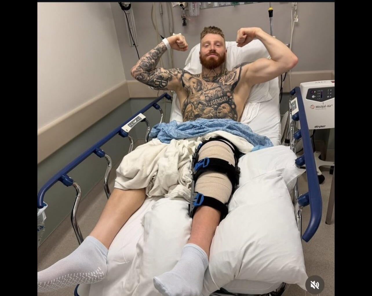 [Ian Rapoport] Raiders star Maxx Crosby has meniscus surgery, and recovery begins.