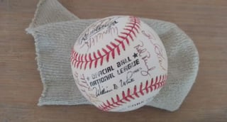 Small-Town German Guy with 1990s Era Giants Autographs Needs Help Decoding Which is Which