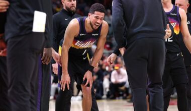[AZSports] Devin Booker to be reevaluated in 1 week after suffering ankle sprain