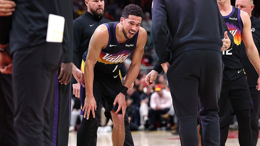 [AZSports] Devin Booker to be reevaluated in 1 week after suffering ankle sprain
