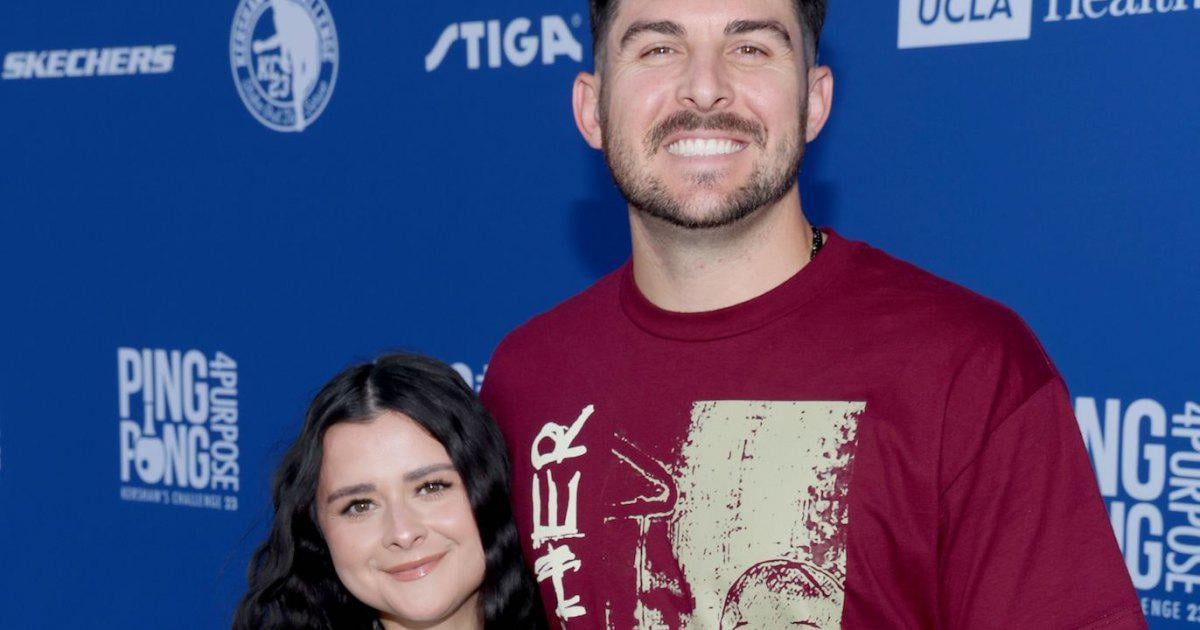 Alex Vesia’s Wife Gets Emotional During 1st Workout After Losing Baby