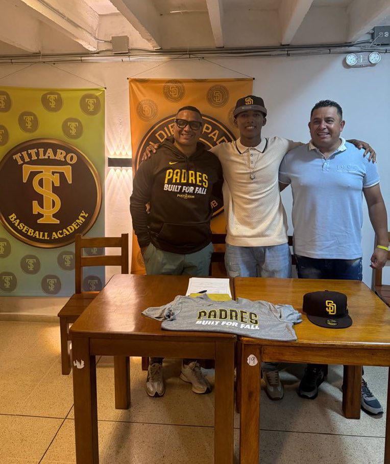 [Romero] Venezuelan RHP Joel Duarte has officially signed with the San Diego Padres for $150,000 bonus. One of the Dark Horses of the class, featuring a fastball in 97–98 mph with plenty of upside. Scouted by Luis Prieto, who has spent 18 years working in Venezuela for the Padres.