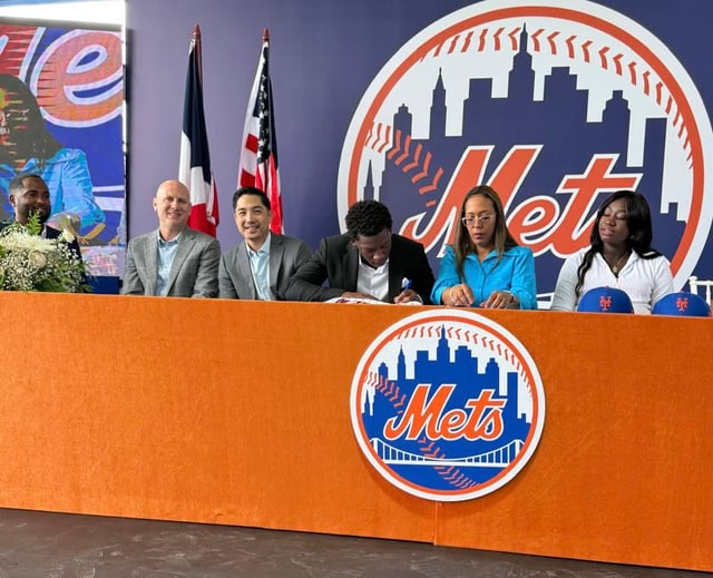 Wandy Asigen is officially a Met @ $3.9 million (arguably the best hitter in the class). Congratz to Kriss Gross and his team for swooping in after his handshake Yankees deal fell through.