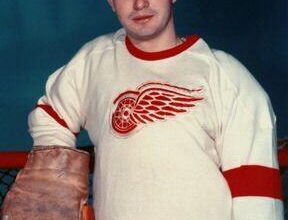 “Mr. Goalie” Glenn Hall has passed at the age of 94. He was the oldest living member of the Hockey Hall Fame. May he rest in peace 🙏