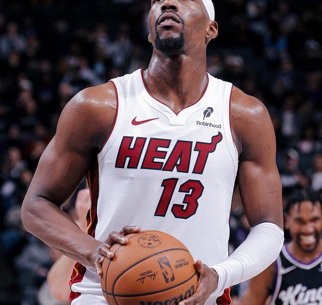 CAPTAIN: 25/7/5. 4 3’s!