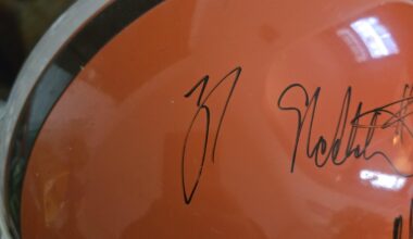 help with autograph ID