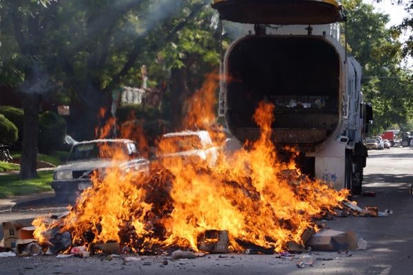 Day 3 of me posting pictures of trash fires until the Kings fire Jim Hiller