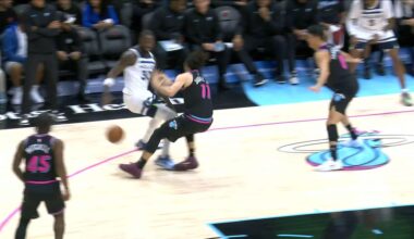 Randle revenge for 2024. Randle with an ankle breaker on Jaquez who also steps on Randle's foot and subbed out due to an injury. Hope Jaquez is ok but this cross is satisfying to see.