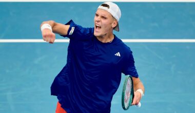 Jakub Mensik improves to 2-0 against Casper Ruud in their Lexus ATP Head2Head series.