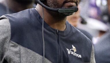 (Schefter) Source: Commanders are finalizing a deal to hire Vikings defensive passing game coordinator and defensive backs coach Daronte Jones as their defensive coordinator