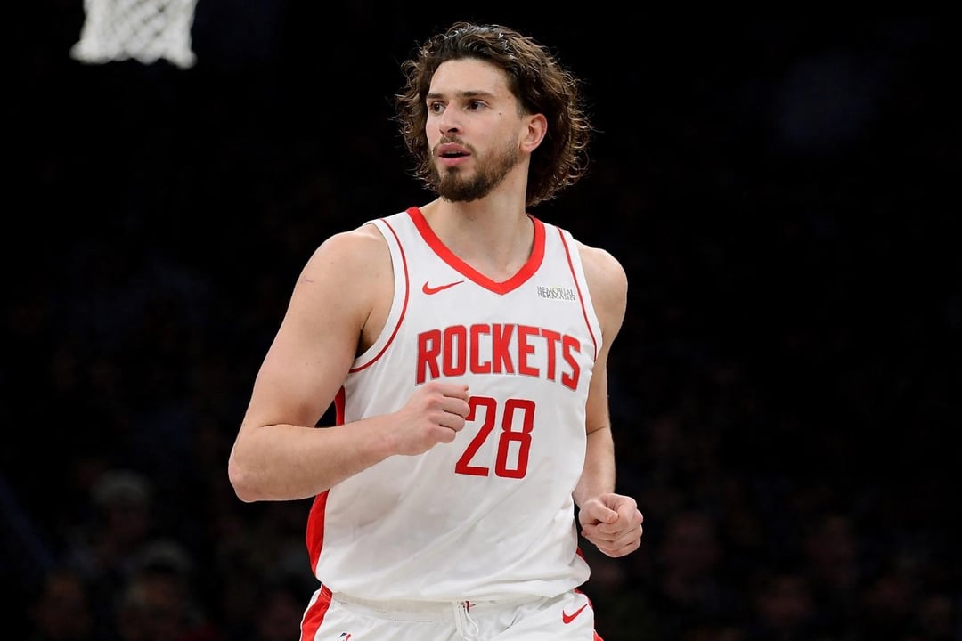 Sengun should grow his hair like Gasol.