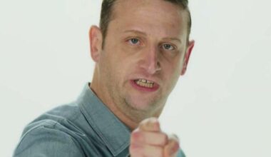 Hawks fans to CJ McCollum after he shoots 8/10 for the half (he missed 2 shots)