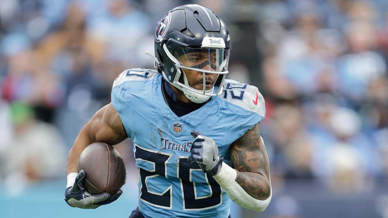 Tony Pollard has 1,000+ Rushing Yards & 5+ Touchdowns in FOUR straight seasons