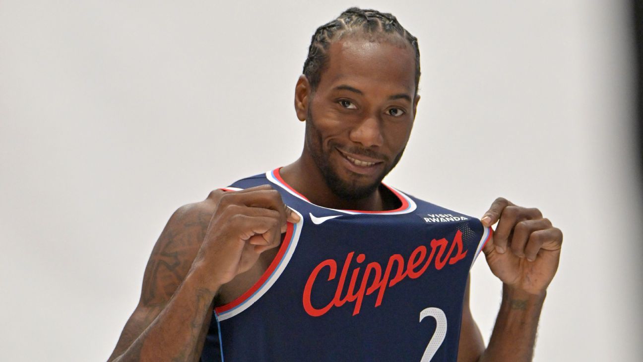 Clippers, Kawhi Leonard's surge leads fan to eat words -- literally