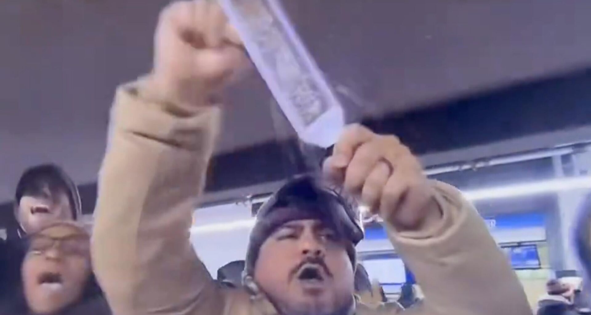 [Block Club Chicago] Cheese Grater Guy Gets Prime Seats To Bears Playoff Game Thanks To His Favorite Beer