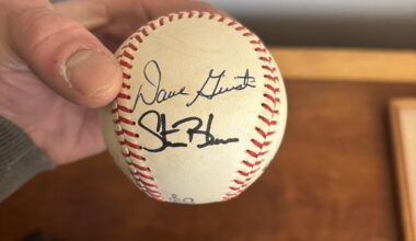 Help with 60s-70s era players autograph
