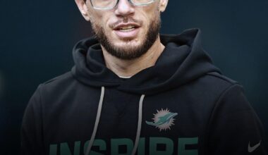 (Schefter) Former Dolphins HC Mike McDaniel is expected to become the Chargers offensive coordinator barring a change of heart