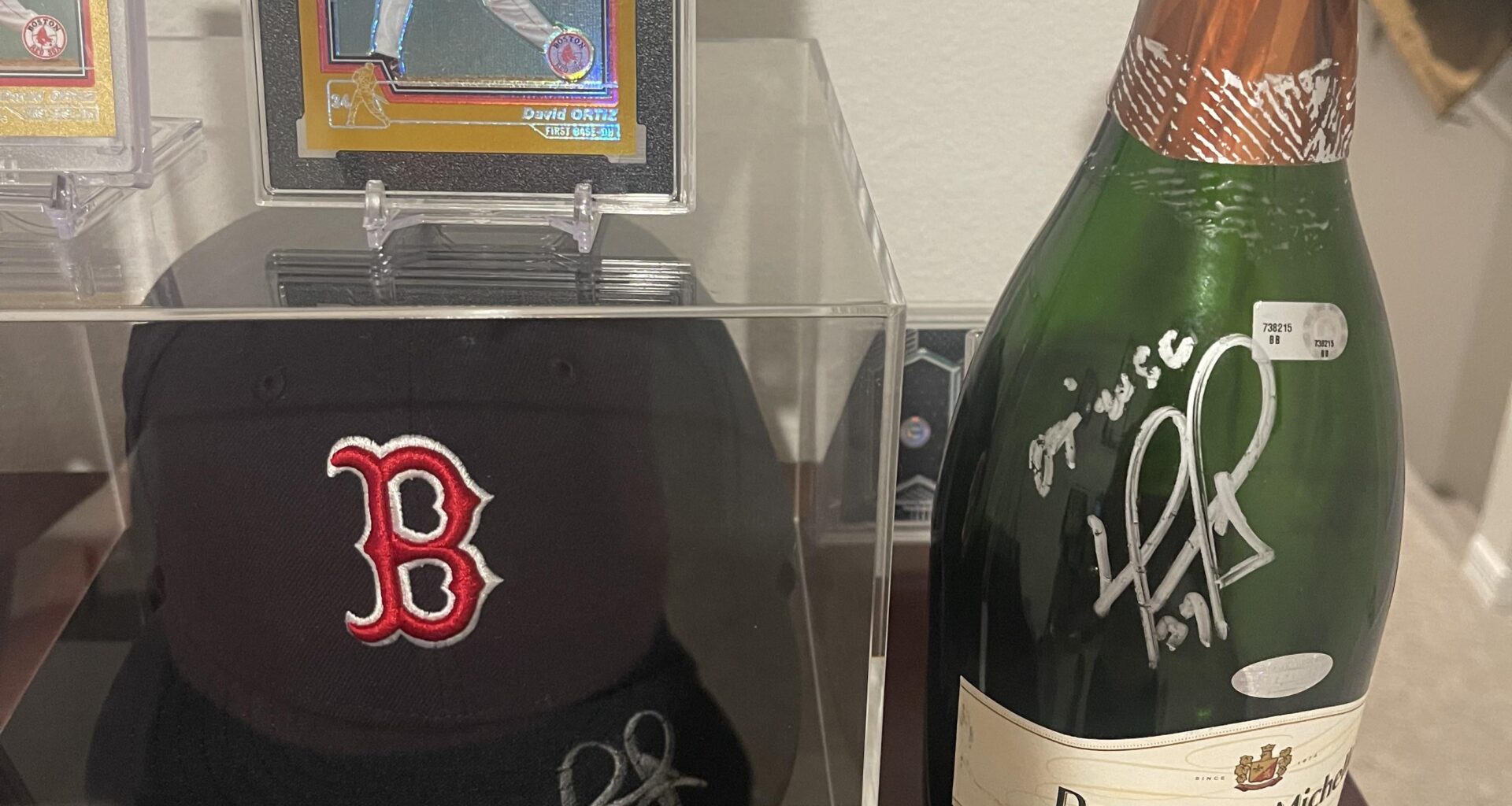 07 World Series Signed Champagne bottle and game used hat signed from 2016 his last season!