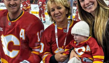 Jonathan Huberdeau with his mom ♥️