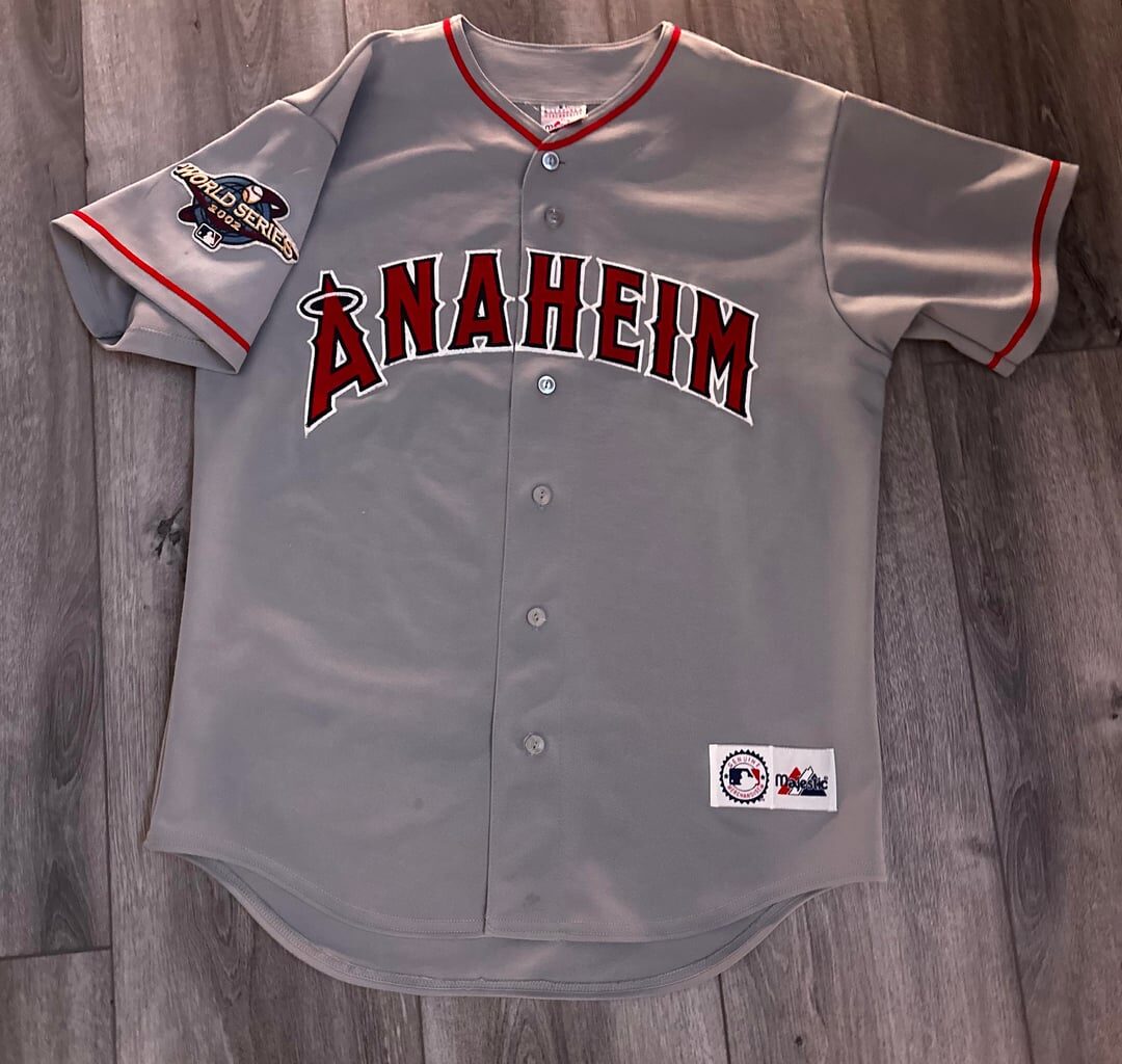 Anyone if this jersey legit need help authenticating it