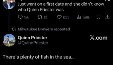 Quinn ensuring a fan keeps his priorities straight 😤