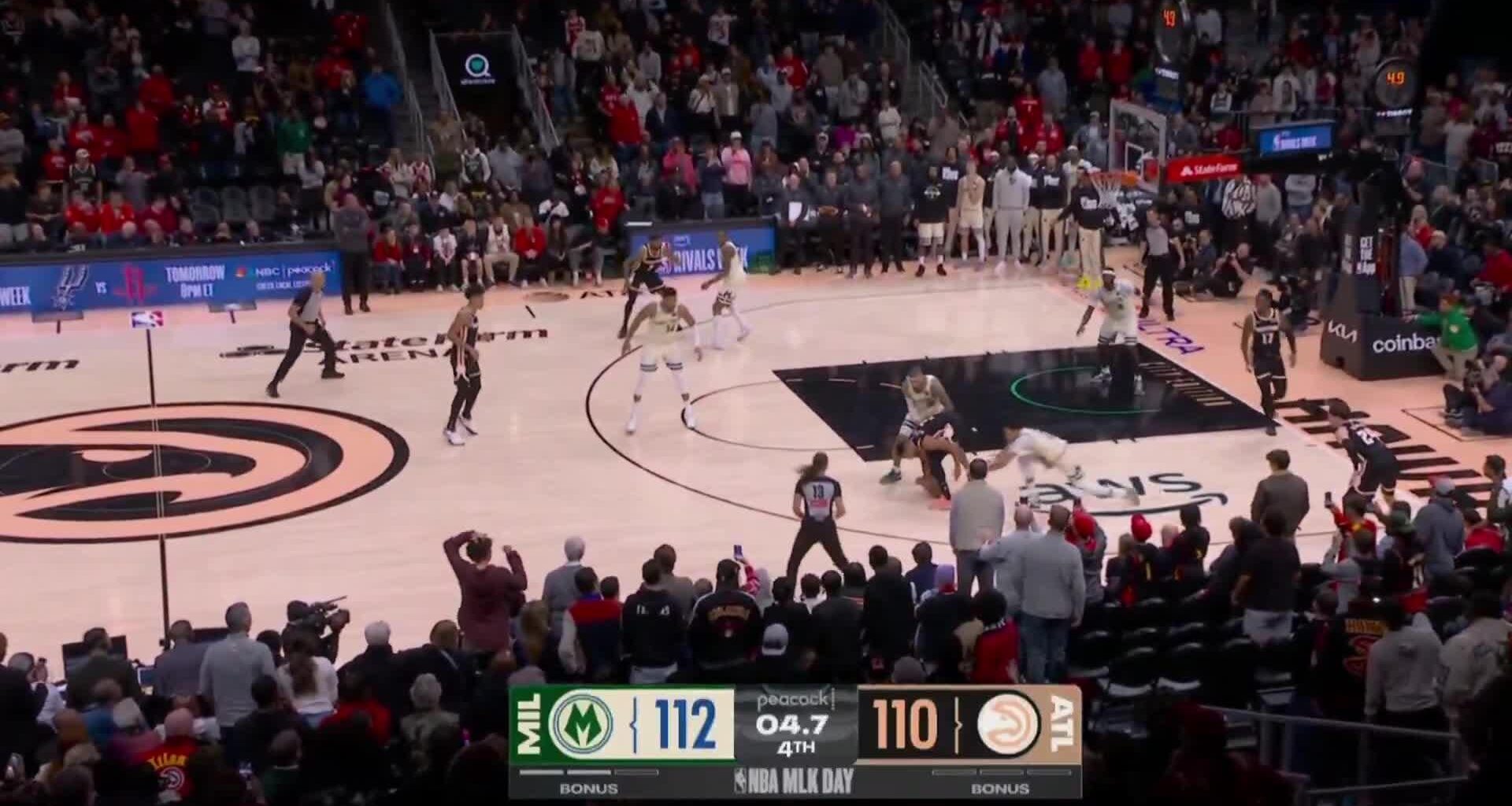 [Highlight] CJ McCollum FOR THE TIE!