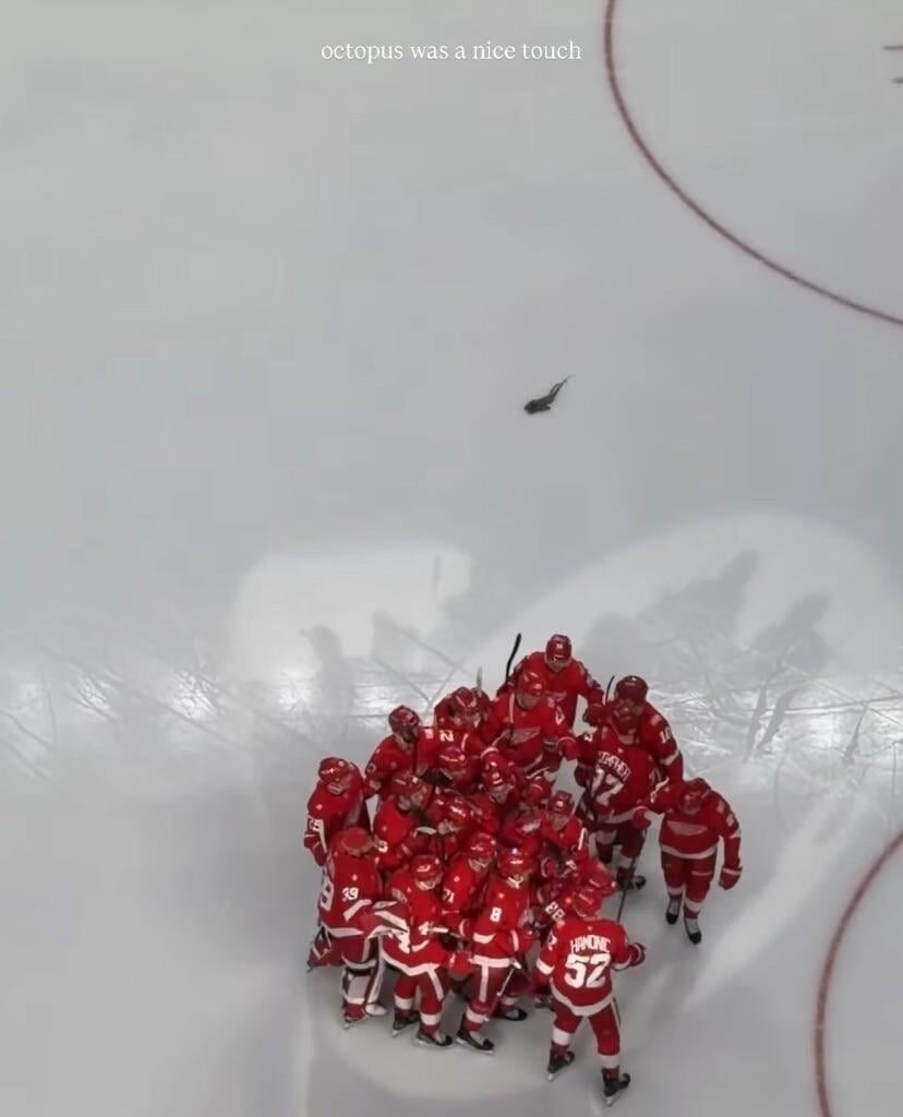 Shout out to whoever threw the octopus after Kanes record breaking point. Photo by @m.sutherby