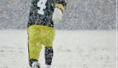 Where can i find this picture (or any packers related pics) on high definition for me to print and frame? Any clue? Thank you so much!