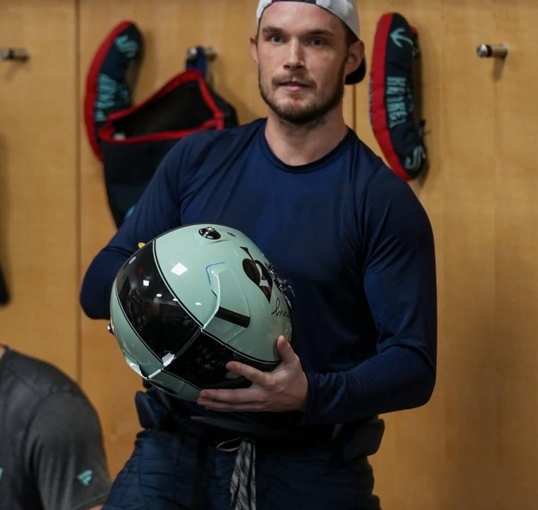 Lindgren gets the helmet & helmet leaderboard