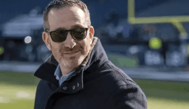 Wake up - It's Howie Season