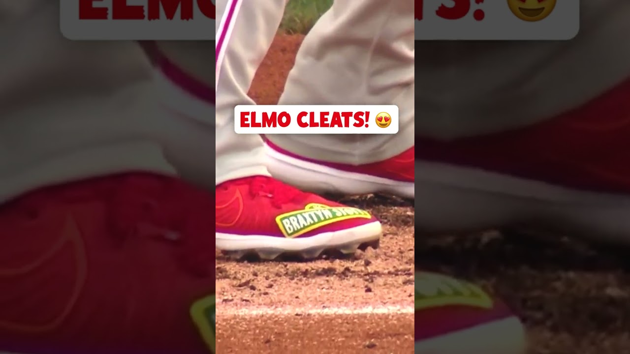 Happy birthday, Elmo. We love you! ❤️