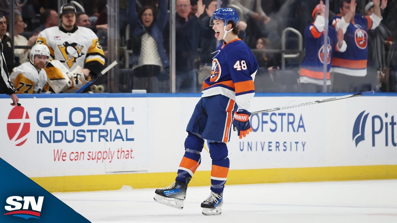 Islanders' Schaefer Beats First Period Buzzer With One-Time Blast