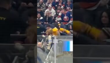 Penguins fan ATTACKS Islanders supporter! 🏒 #shorts
