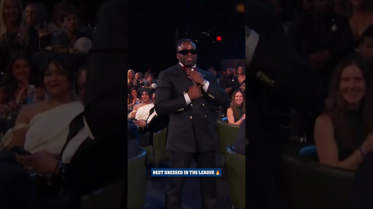 ooooo this is nicceee giorlll. #colts #nfl #football #nflhonors #tiffanyhaddish #outfit