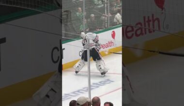 Smooth. #goaliegearsnob #chicagoblackhawks #arvidsoderblom #truegoalie #vaughngoalie