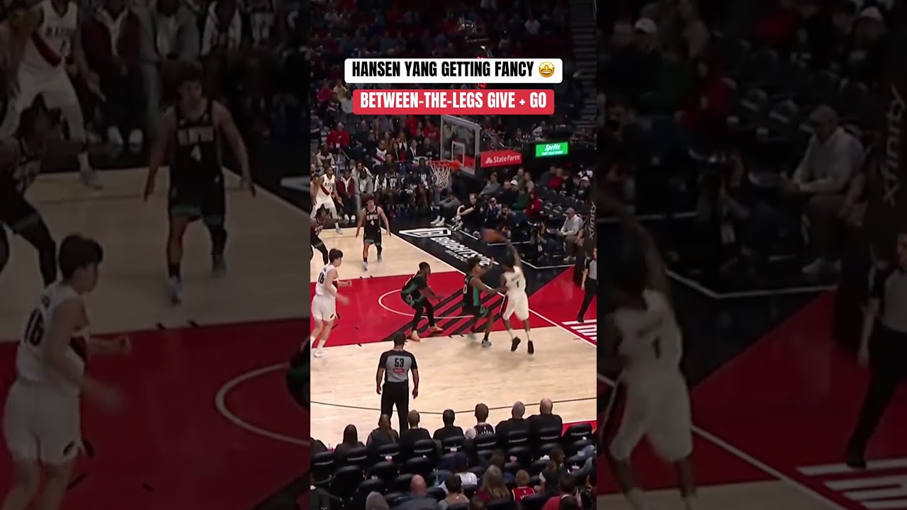 Yang drops it off through his legs to Wesley, then gets it back in the paint for the finish 🤩