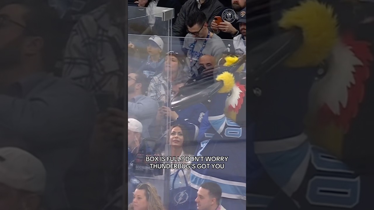 Always there to lend a helping hand 🤝 #nhl #tampa #lightning #hockey